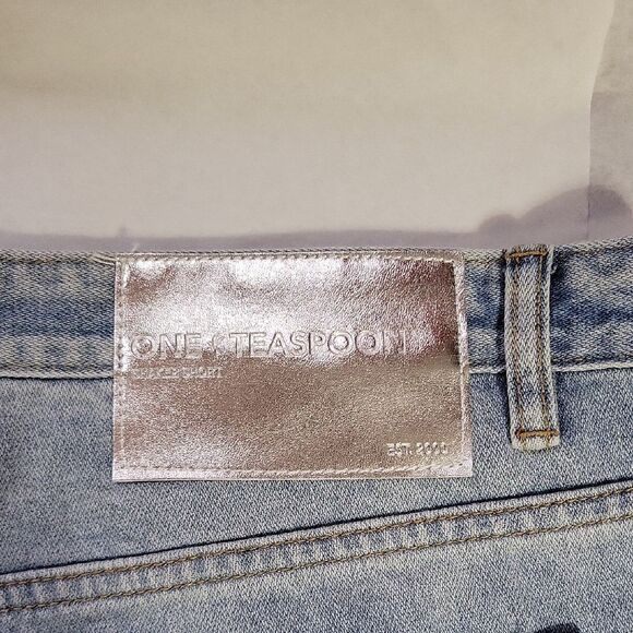 One Teaspoon Denim Shorts NWT - Picture 5 of 7